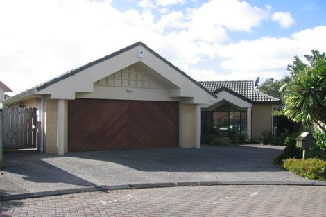 Photo of property in 35 Suncrest Drive, West Harbour, Auckland, 0618