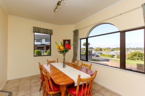 Photo of property in 7 Sandel Rise, Merrilands, New Plymouth, 4312