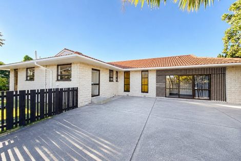 Photo of property in 2 Resolution Place, Bryndwr, Christchurch, 8053