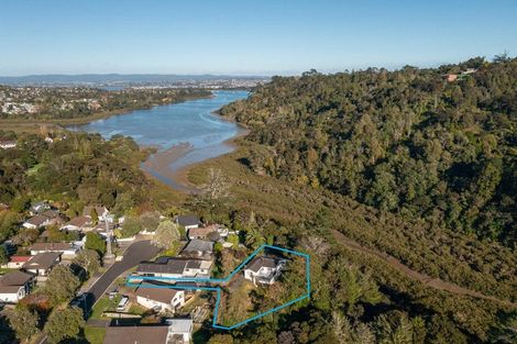 Photo of property in 7 Hotspur Place, Bayview, Auckland, 0629