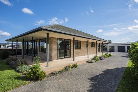 Photo of property in 209a One Tree Point Road, One Tree Point, 0118