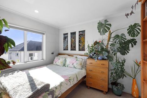 Photo of property in 8/16 Black Rock Road, Newlands, Wellington, 6037
