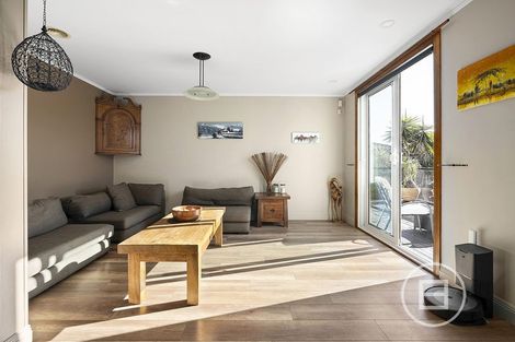 Photo of property in 1 Basra Drive, Henderson, Auckland, 0612