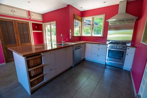 Photo of property in 65 Havelock Road, Havelock North, 4130