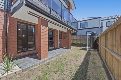 Photo of property in 716a Massey Road, Mangere, Auckland, 2022