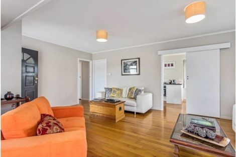 Photo of property in 96 Friedlanders Road, Manurewa, Auckland, 2102