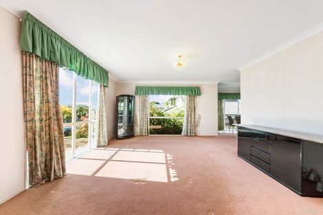 Photo of property in 8 Belleaire Court, West Harbour, Auckland, 0618