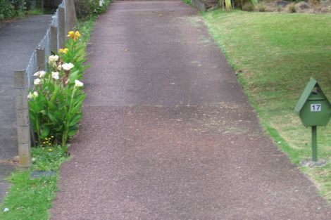 Photo of property in 17 Beaudine Avenue, Glenfield, Auckland, 0629