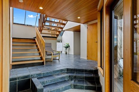 Photo of property in 5 Drayton Drive, Mount Pleasant, Christchurch, 8081