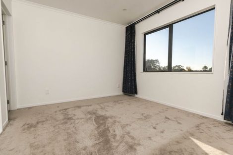 Photo of property in 5/7 Glen Road, Ranui, Auckland, 0612