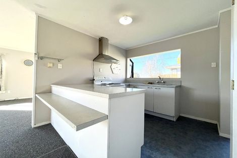 Photo of property in 65 Trias Road, Totara Vale, Auckland, 0629