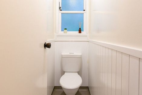 Photo of property in 23 Governor Road, Northland, Wellington, 6012