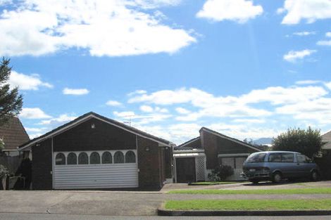 Photo of property in 5 Pitlochry Place, Highland Park, Auckland, 2010