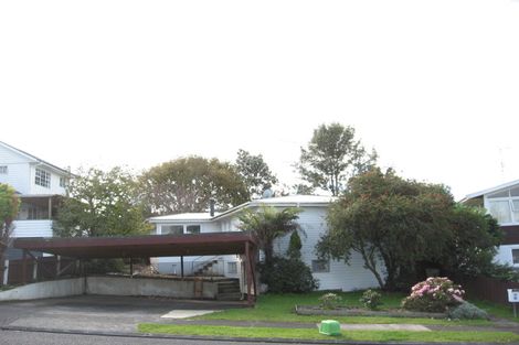 Photo of property in 38 Chatsworth Crescent, Pakuranga Heights, Auckland, 2010
