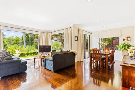 Photo of property in 32 The Avenue, Albany, Auckland, 0632