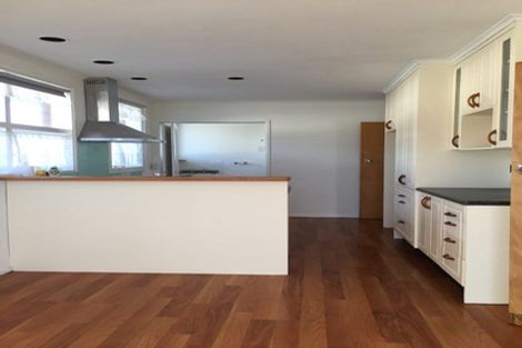 Photo of property in 122 Kings Crescent, Hutt Central, Lower Hutt, 5010