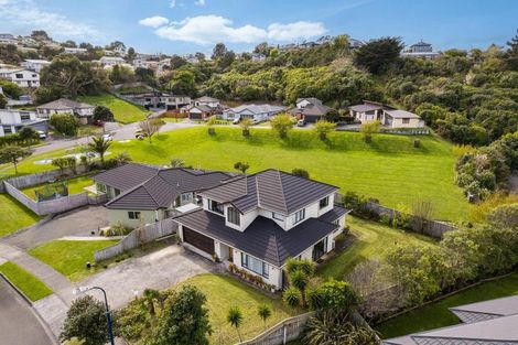 Photo of property in 10 Fiordland Place, Aotea, Porirua, 5024