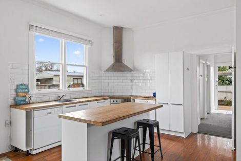 Photo of property in 60 Sheehan Street, Whataupoko, Gisborne, 4010