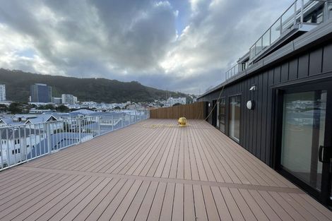 Photo of property in Endeavour Apartments, 6/125 Thorndon Quay, Pipitea, Wellington, 6011