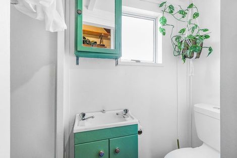 Photo of property in 2b Browns Drive, Waihi Beach, 3611