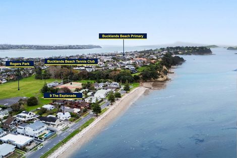 Photo of property in 9 The Esplanade, Eastern Beach, Auckland, 2012