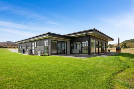 Photo of property in 32 The Fairways, Kinloch, Taupo, 3377