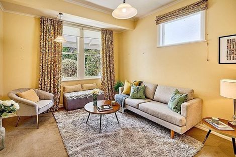 Photo of property in 5 Harbour View Road, Northland, Wellington, 6012