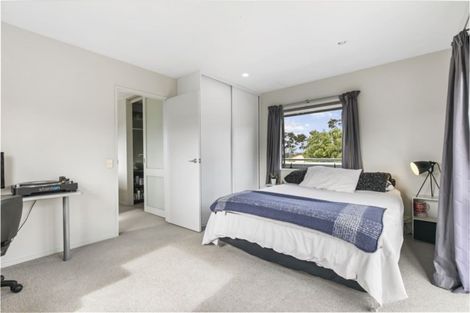 Photo of property in 45 San Valentino Drive, Henderson, Auckland, 0612