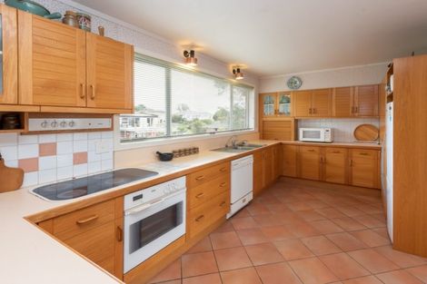 Photo of property in 9 Castleton Drive, Howick, Auckland, 2014