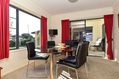 Photo of property in 21 Fendalton Drive, Rototuna, Hamilton, 3210