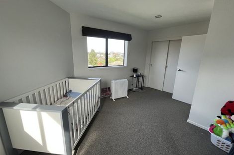 Photo of property in 2/100 Eversleigh Road, Belmont, Auckland, 0622