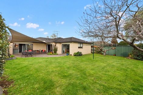 Photo of property in 38 Waiwherowhero Drive, St Andrews, Hamilton, 3200