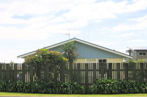 Photo of property in 1133 Papamoa Beach Road, Papamoa Beach, Papamoa, 3118