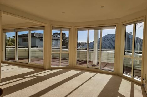 Photo of property in 2/24 Rangitoto Terrace, Milford, Auckland, 0620
