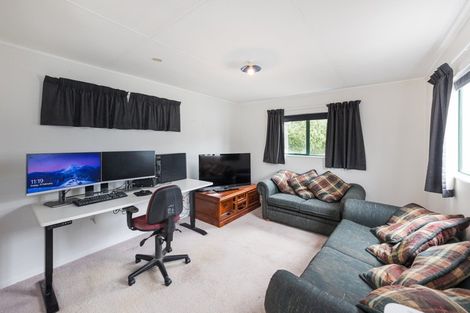 Photo of property in 19 Featherston Street, Takaro, Palmerston North, 4412