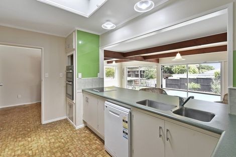 Photo of property in 18 Freshney Place, Hillpark, Auckland, 2102