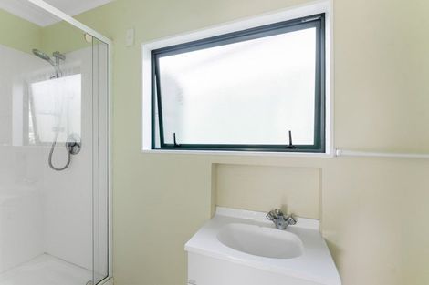 Photo of property in 28 Drake Street, Waikawa Beach, Levin, 5573