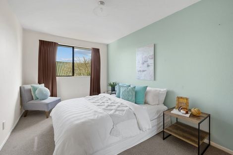 Photo of property in 2/15 Lowry Avenue, Redwood, Christchurch, 8051