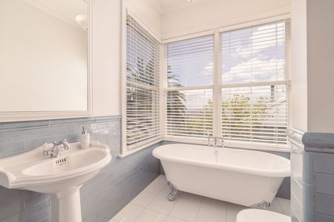 Photo of property in 69 Hackthorne Road, Cashmere, Christchurch, 8022