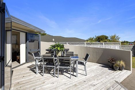 Photo of property in 26 Ashmore Drive, Frankleigh Park, New Plymouth, 4310