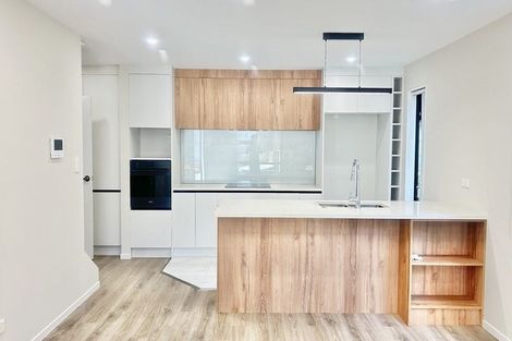 Photo of property in 8a Nandana Drive, Glen Eden, Auckland, 0602