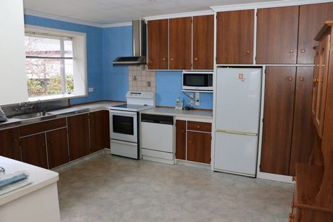 Photo of property in 76 Rhodes Street, Waimate, 7924