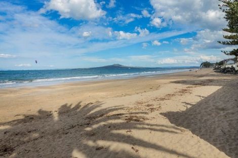 Photo of property in 1/36 Seaview Road, Castor Bay, Auckland, 0620