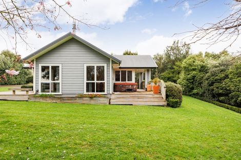 Photo of property in 35 Oram Drive, Turitea, Palmerston North, 4472