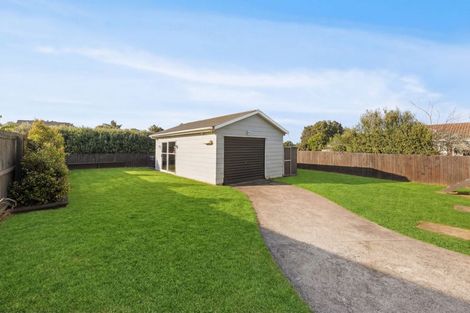 Photo of property in 2/11 Hosking Place, Clarks Beach, 2122