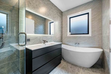 Photo of property in 29 Cara Avenue, Kumeu, 0810