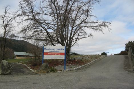 Photo of property in 72 Hotham Street, Murchison, 7007