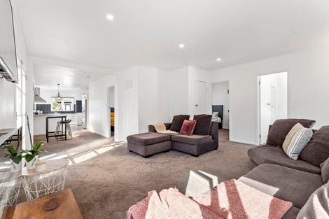 Photo of property in 21 Brixton Road, Manly, Whangaparaoa, 0930