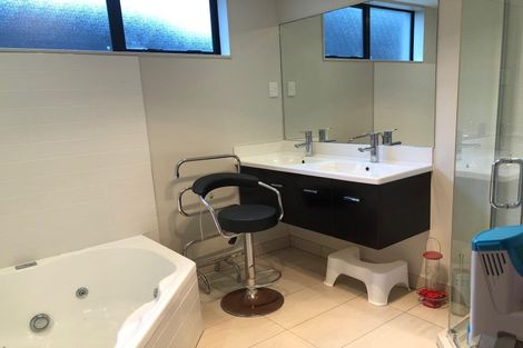 Photo of property in 87 Knights Road, Rothesay Bay, Auckland, 0630