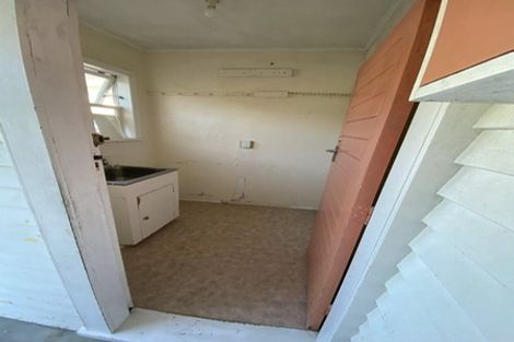 Photo of property in 1/158 Newlands Road, Newlands, Wellington, 6037